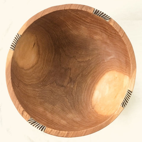 Hand-carved Olive Wood Bowl with Stained Cow Horn Inlay - Round 12"D